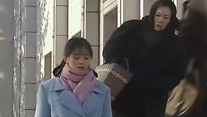 年后遍体鳞伤逃回家惨状令家人心疼落泪开元棋牌app16岁少女和大叔私奔8(图5)