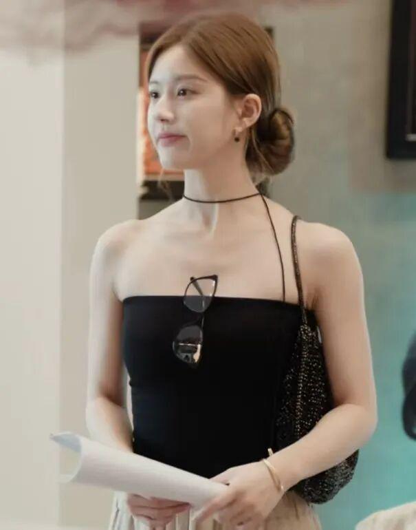 亮的翻身仗过亿的翡翠才是真耀眼！开元棋牌《许我耀眼》是赵露思漂(图8)