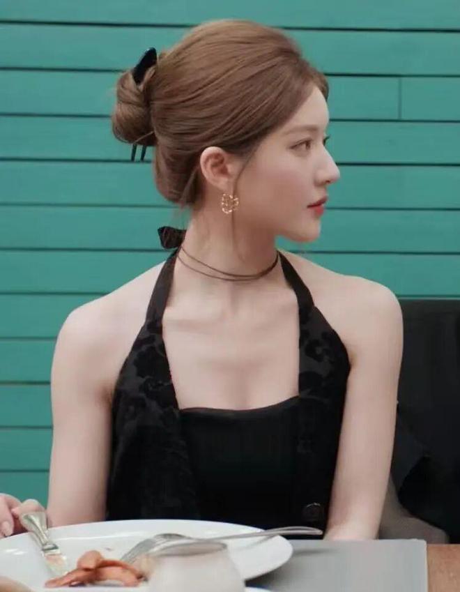 亮的翻身仗过亿的翡翠才是真耀眼！开元棋牌《许我耀眼》是赵露思漂(图30)